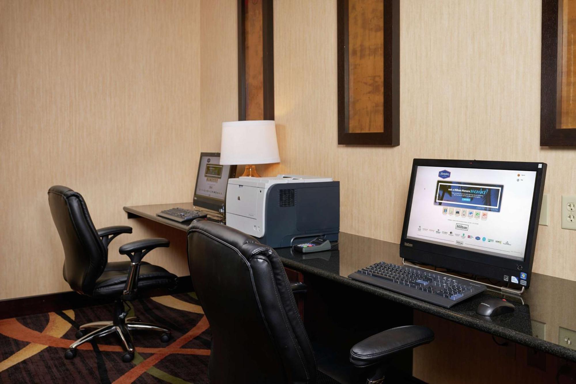 Hampton Inn Shrewsbury Exterior photo